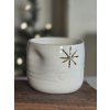 Porcelánový kalíšek se zlatou hvězdou a kometou