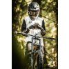 Handlebar Mount Pro MTB SP Connect – jízda na MTB v lese s telefonem na řídítkách