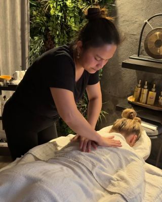 Jaro se pomalu blíží.. 🌸🌷 a s ním přichází čas probuzení, nové energie a lehkosti. 🌞 Po dlouhé zimě si naše tělo zaslouží...