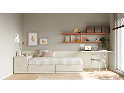 studentský pokoj s postelí a psacím stolem