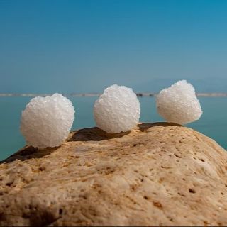 10 kožních výhod koupelové soli z Mrtvého moře, které musíte znát Koupelová sůl z Mrtvého moře těžená v Jordánsku se...