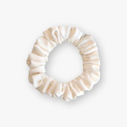 Malá saténová scrunchie gumička - Off white matná