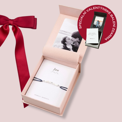 Náramek Morseovka s perlami na šňůrce