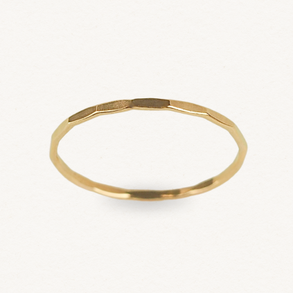 Opracovaný prstýnek