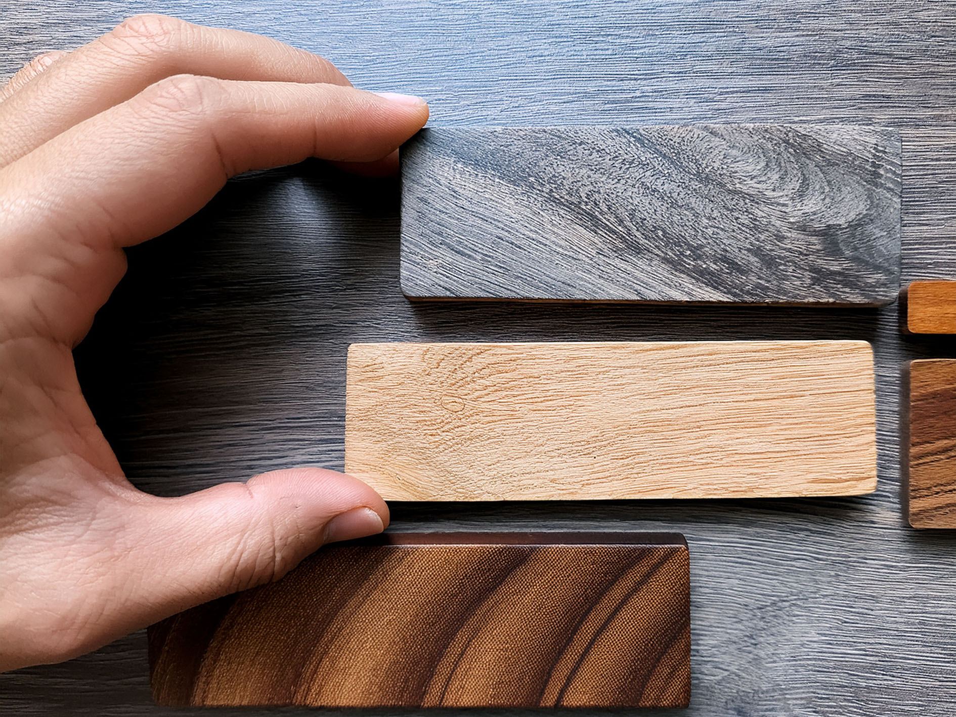 🌳 Proč dřevo šedne a jak zachovat jeho původní barvu?