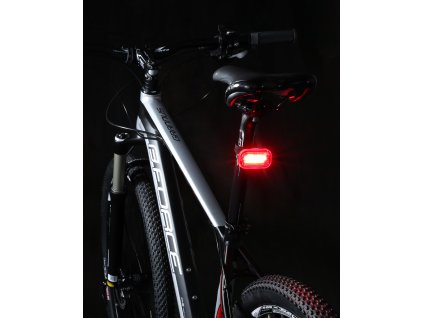 BLIKAČKA ZADNÍ FORCE COB 16LM 15XCHIP LED+BATERIE
