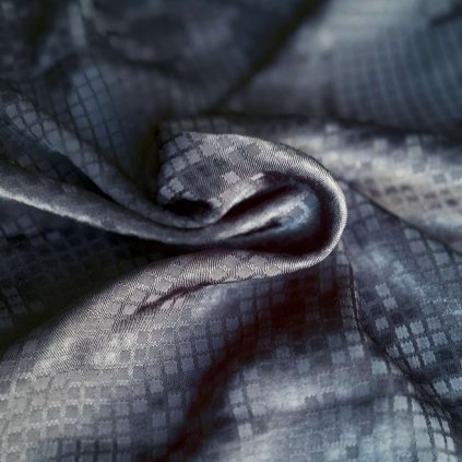 žakár lesklý kostka černý charcoal metráž speciosa 5