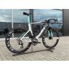 Testovací silniční kolo Factor ONE AXS
