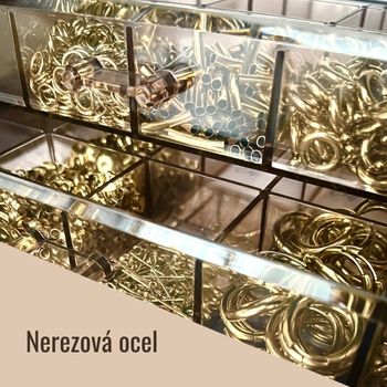 Výhody nerezové oceli ve šperkařství