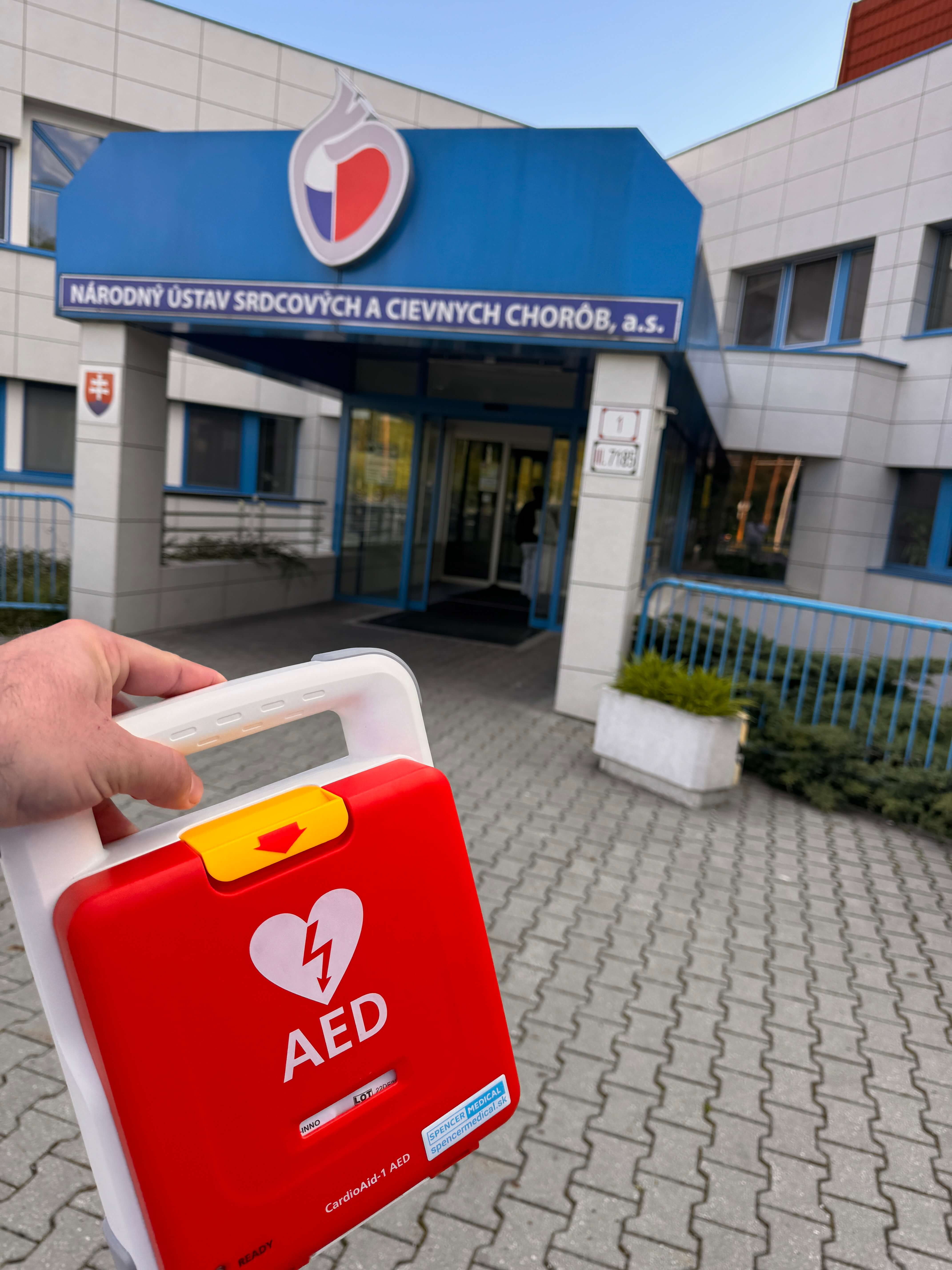 Legendárny športový komentátor Dušan Gabáni sa druhýkrát narodil: Zachránil ho moderný AED defibrilátor!