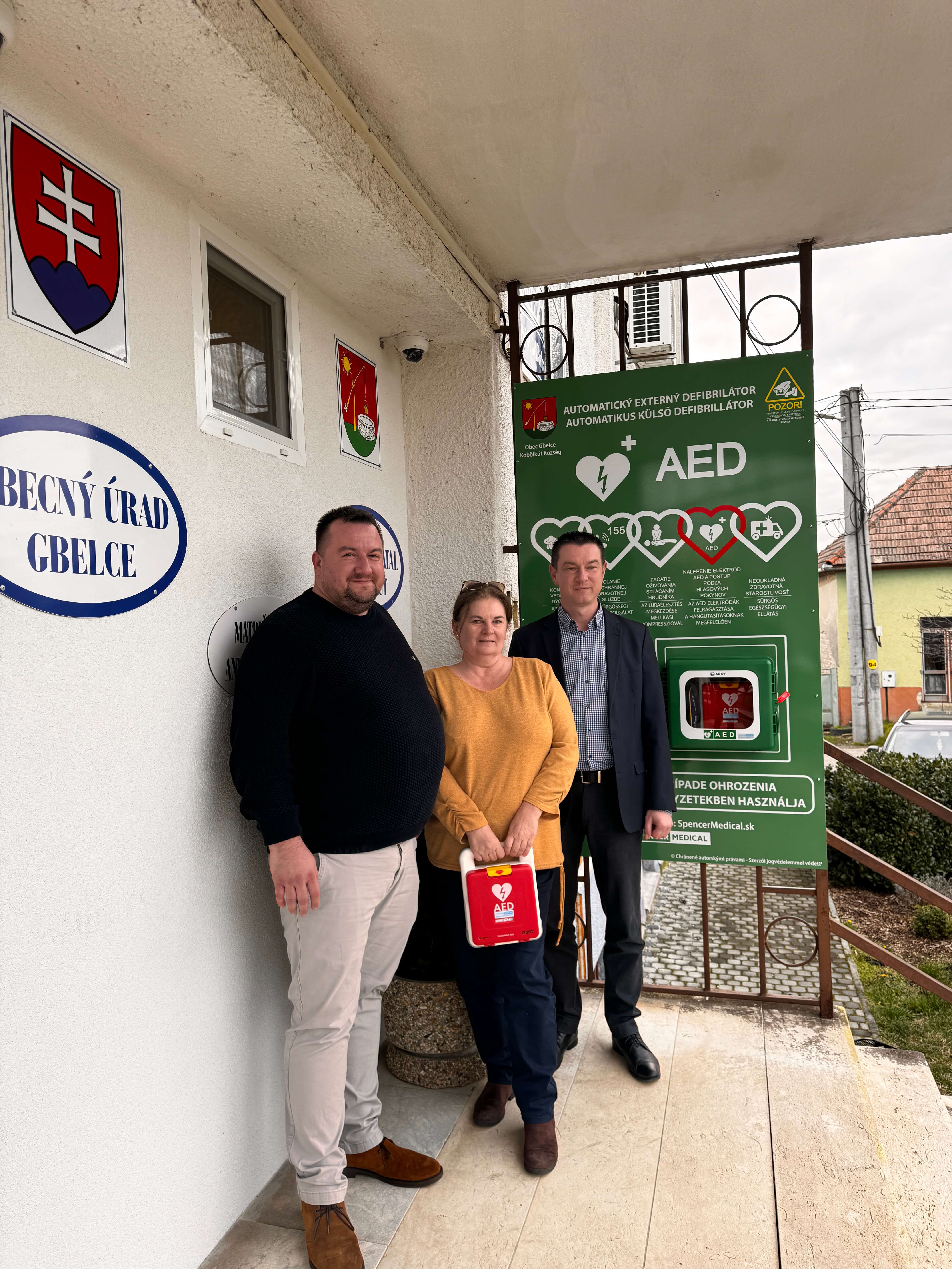 Dvojjazyčná informačná tabuľa prvej pomoci v Gbelciach: Ďalší krok k maximálnemu komfortu pre našich zákazníkov