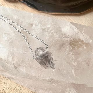 V letošním roce plánujeme doplnit hlavně křišťálky 🤍 Ty jste kolem Vánoc skoro vykoupili 🤭 Pár kousků stále na eshopu 🩶🤗...