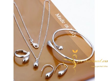 Stříbrný set ve tvaru kapky. Náušnice, prsten, náramek a náhrdelník
