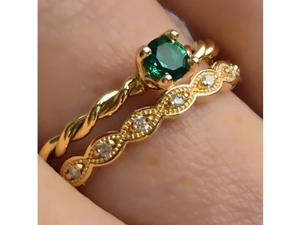 zlat%C3%A1%20obr%C3%BA%C4%8Dka%20aura