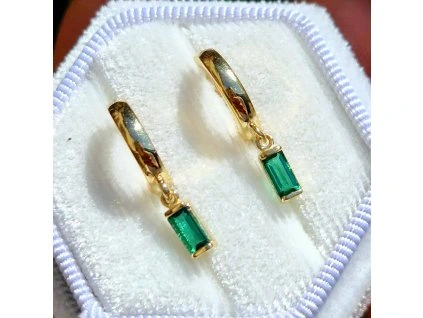 zlaté náušnice kruhy so Smaragdom