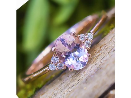 zlat%C3%BD%20prste%C5%88%20s%20morganitom 0