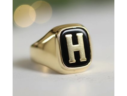 Zlatý pečatný prsteň s onyxom