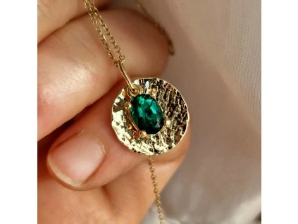 Zlatý prívesok smaragd tepaný