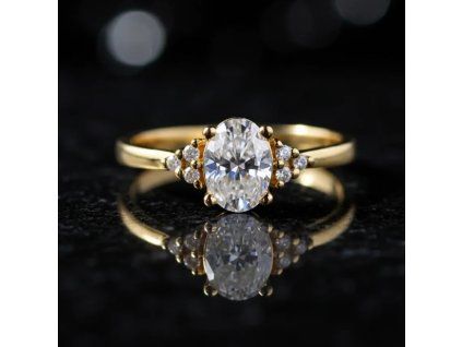 Diamant zlaty zasnubny prsten