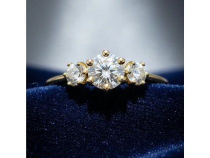 3%20diamanty%20z%C3%A1snubn%C3%BD%20prsten