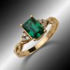 Zásnubný prsteň so Smaragdom a diamantmi