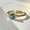 zlat%C3%BD%20prsten%20s%20top%C3%A1som%20a%20diamantami