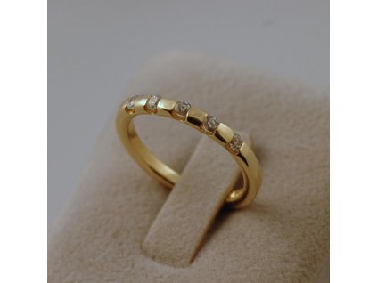Zlatý prsten Saron