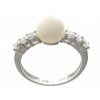 Prsten 111 z bílého zlata s perlou a zirkony (Velikost prstenu 56)