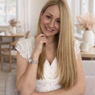 Miluju rána v kavárnách. ☕️ Snídaně s kámoškou, chvíle jen pro sebe… Miluju módu, design a knihy. A miluju @sperky_beangel...