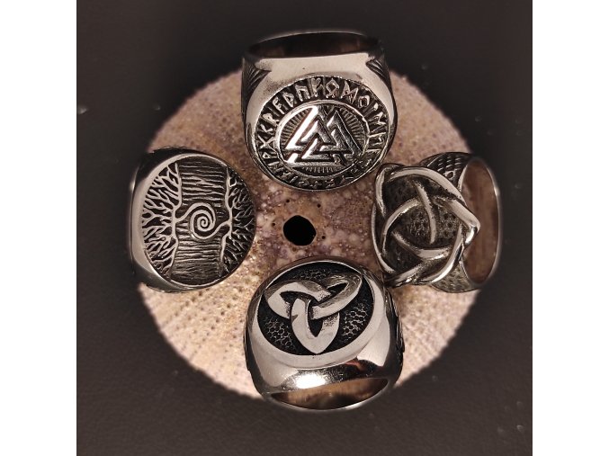 Prsten z chirurgické nerez oceli s keltskými a vikingskými symboly strom života, trojitý uzel a valknut
