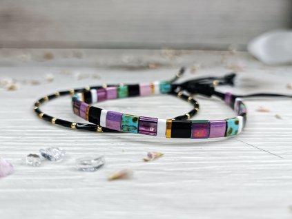 Sada dámských náramků. Kombinace tradičních českých korálků a moderních japonských Miyuki Tila korálků pro trendy a originální vrstvení.