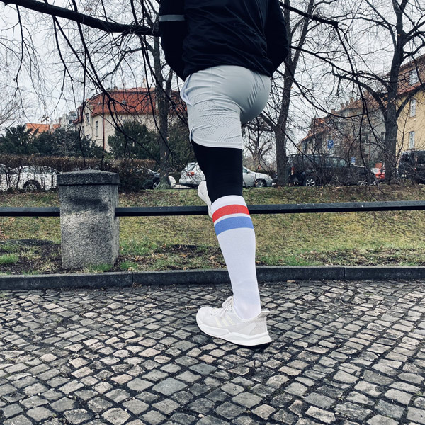 Běh v zimě: Jak běhat, jak se oblékat a připomenutí, jak i v zimě hubnout