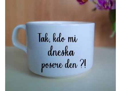 Makron kdo mi posere den