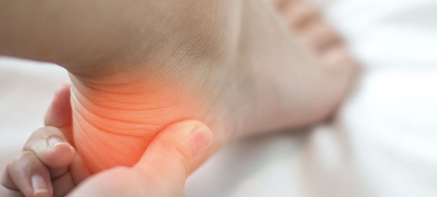 10 praktických tipů, jak zmírnit bolest při patní ostruze: Cviky a tipy na pomůcky od fyzioterapeutky