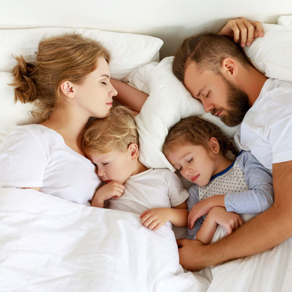 Spánek dětí - vlastní postýlka nebo spaní s rodiči?