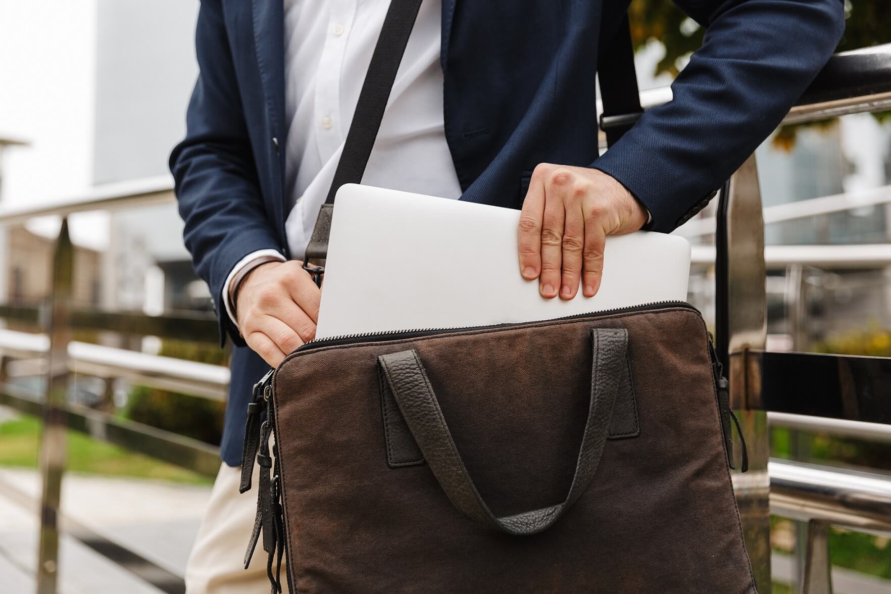 Průvodce výběrem správné tašky na notebook – Jak vybrat rozměr, materiál nebo barvu?