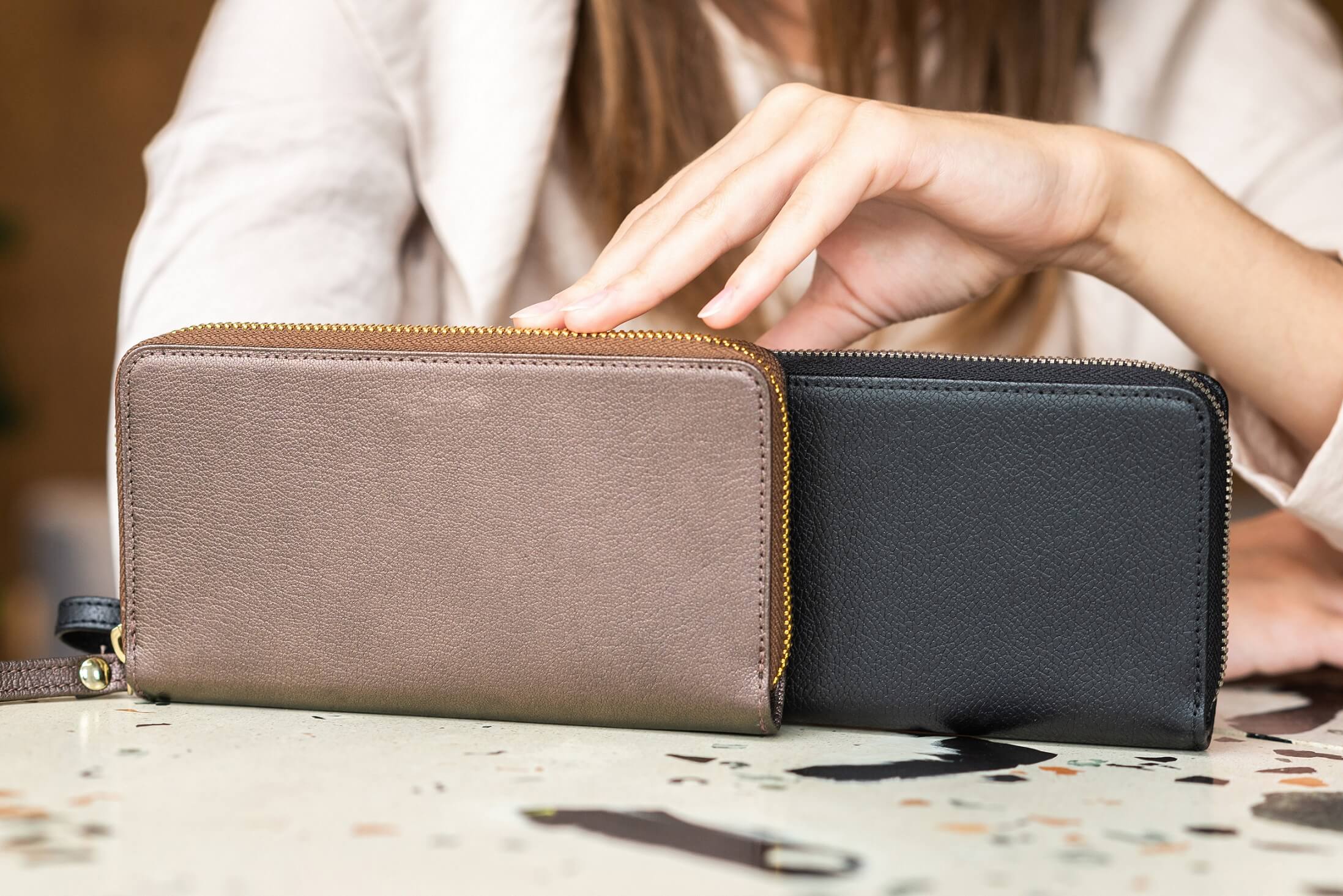 Jak vybrat správnou peněženku: slaďte funkci i styl