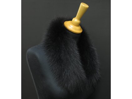 Kožešina na kapuci z barvené polární lišky 7044 - černá 60 cm krátká