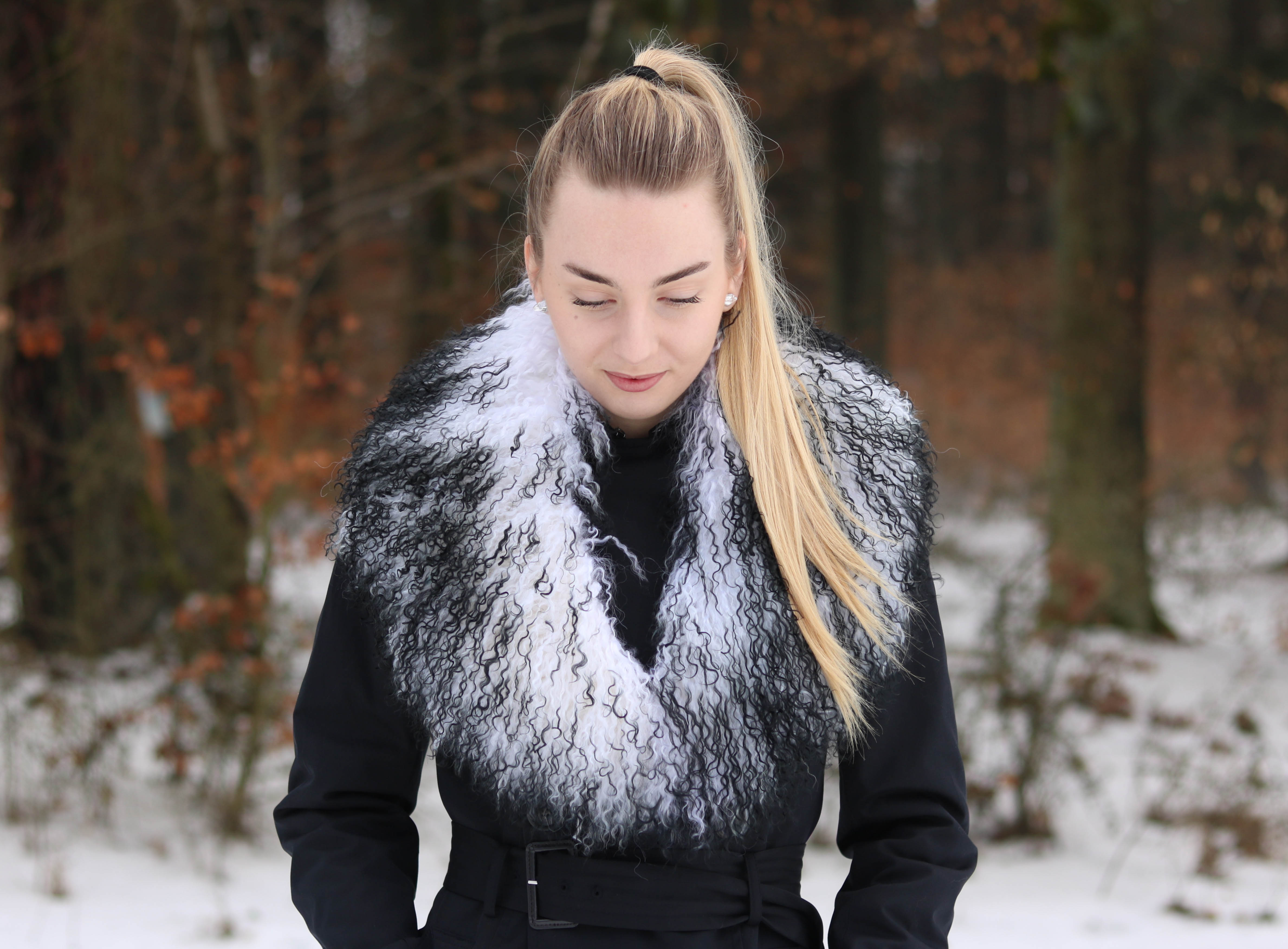 Špongr Kožešinový šálový límec z tibetské ovce L-198 White & Black