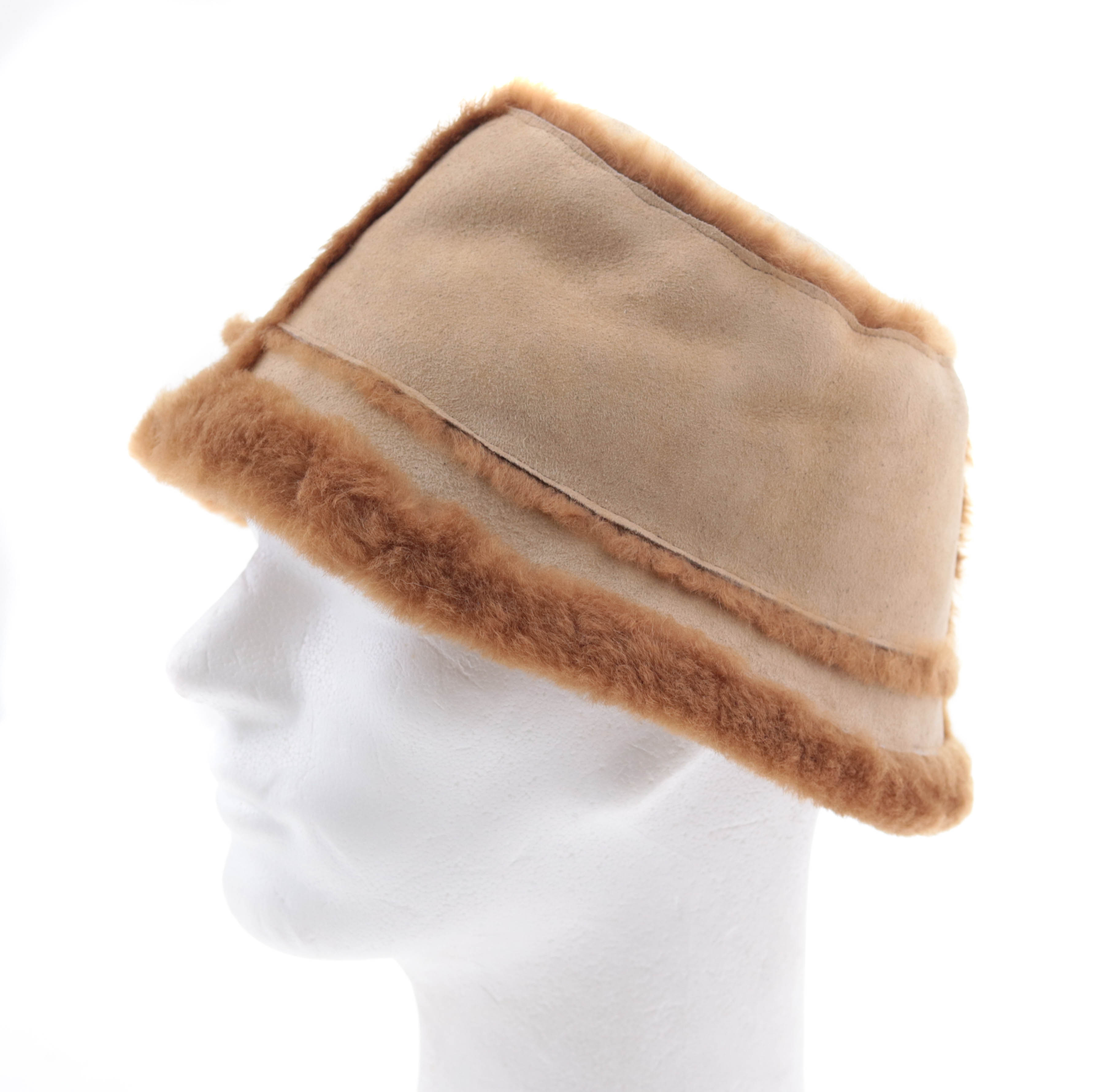 Špongr Kožešinový klobouk z ovčiny K03 béžový Velikost: 55/56 cm