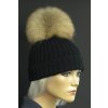 Ručne pletená čiapka s kožušinovým brmbolcom 628 čierna