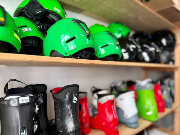 Lyžařské sety k zapůjčení