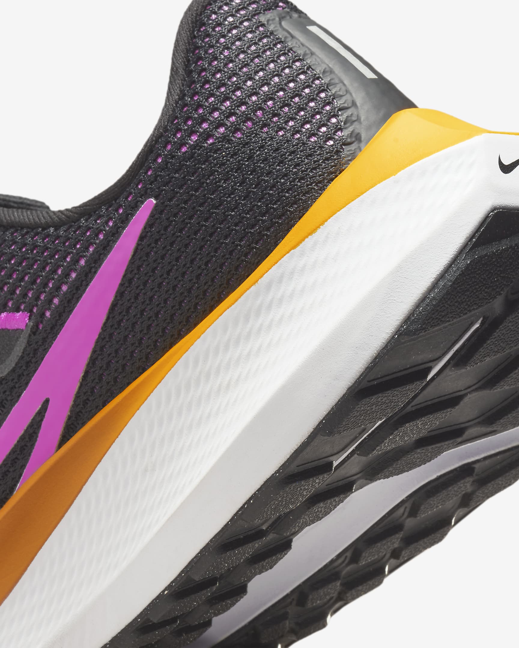 Nike Pegasus 40 W - Velikost: 40,5 | Barva: Čierna, Ružová · záber 9
