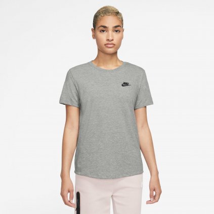 Nike Sportswear Club Essentials W Tee