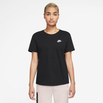 Nike Sportswear Club Essentials W Tee