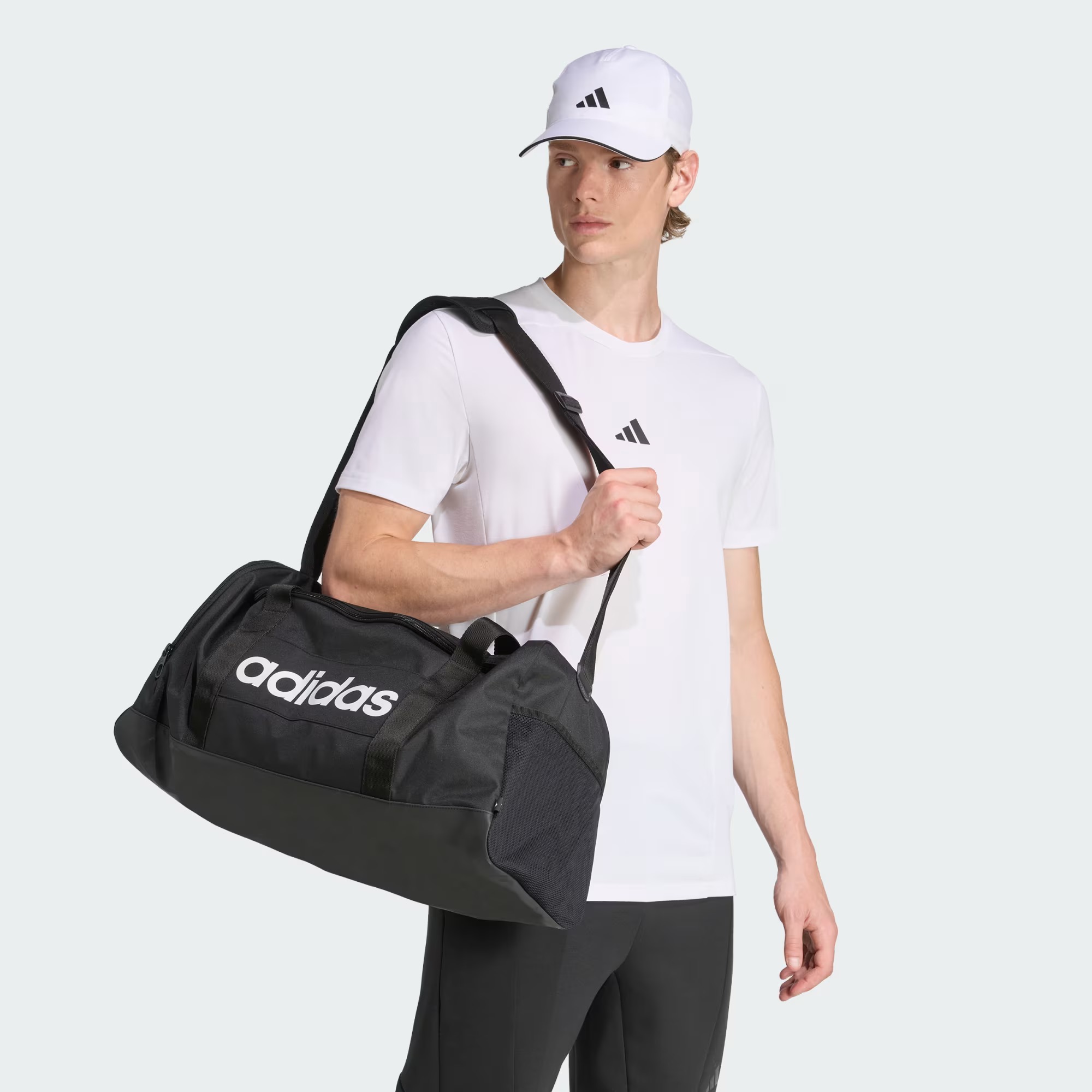 Adidas Linear - Veľkosť: M · záber 6