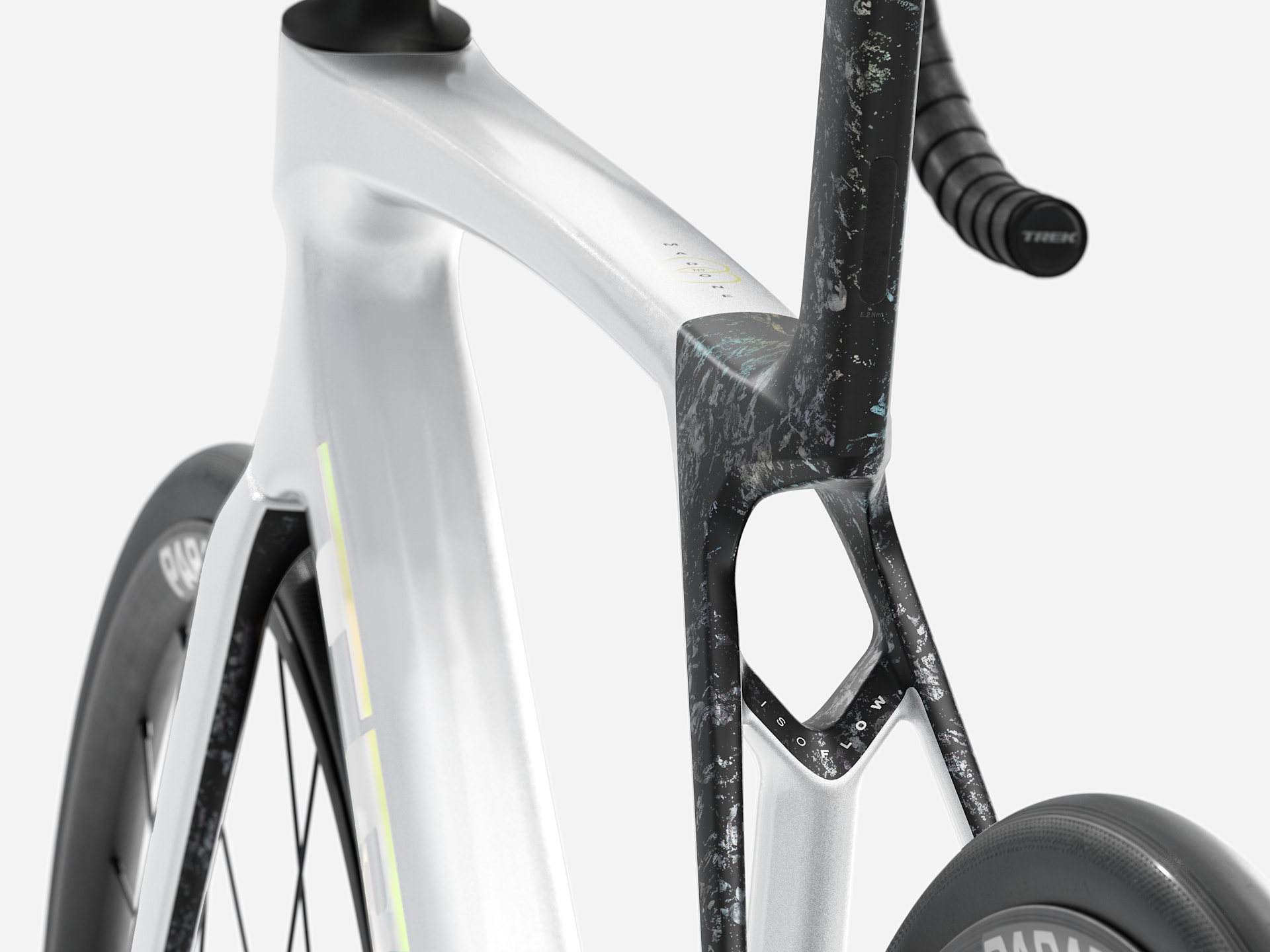 Trek Madone SL 5 Gen 8 Gloss Crystal White/Matte Deep Smoke 2026 - Veľkosť: M, L · záber 4