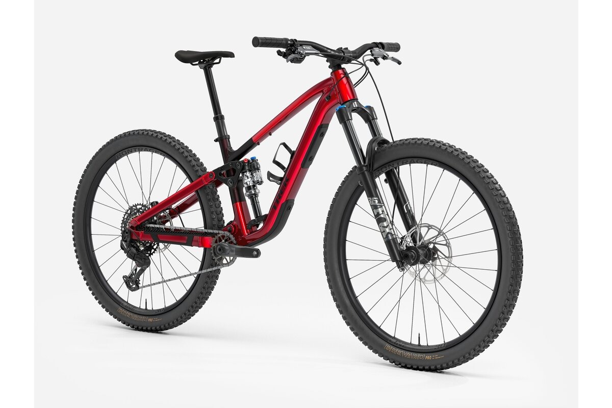 Trek Fuel EX 8 Gen 7 Gloss Fury Red/Matte Dark Carmine 2026 - Veľkosť: L · záber 2