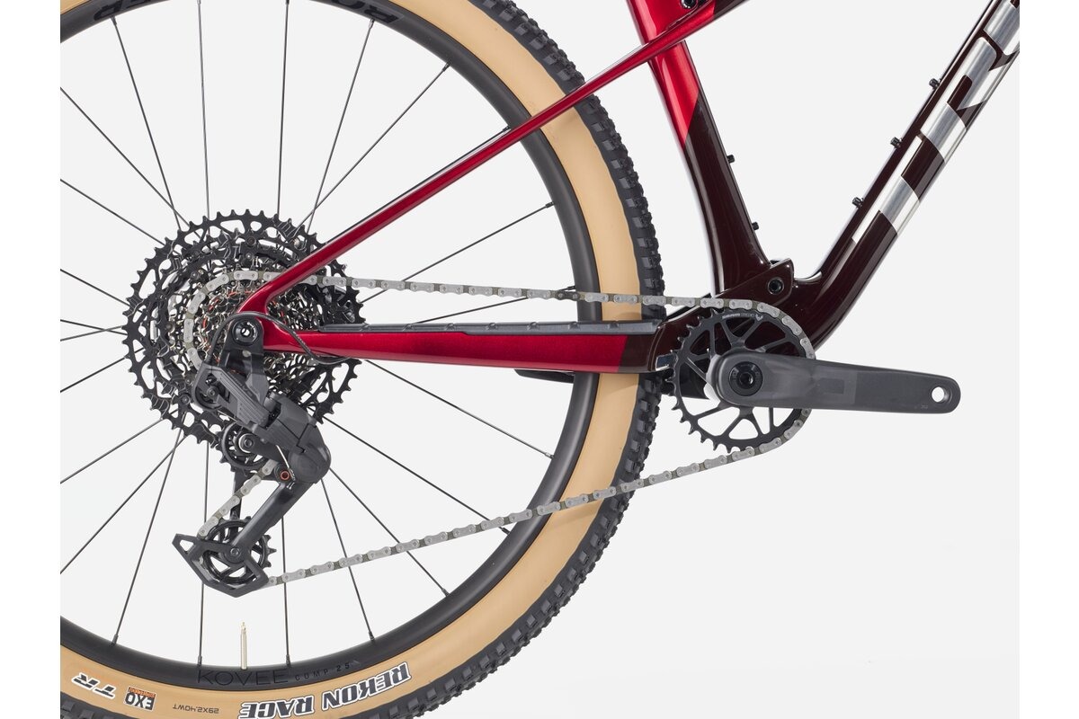 Trek Supercaliber SL 9.6 Gen 2 Fury Red/Carbon Red Smoke 2026 - Veľkosť: L · záber 4