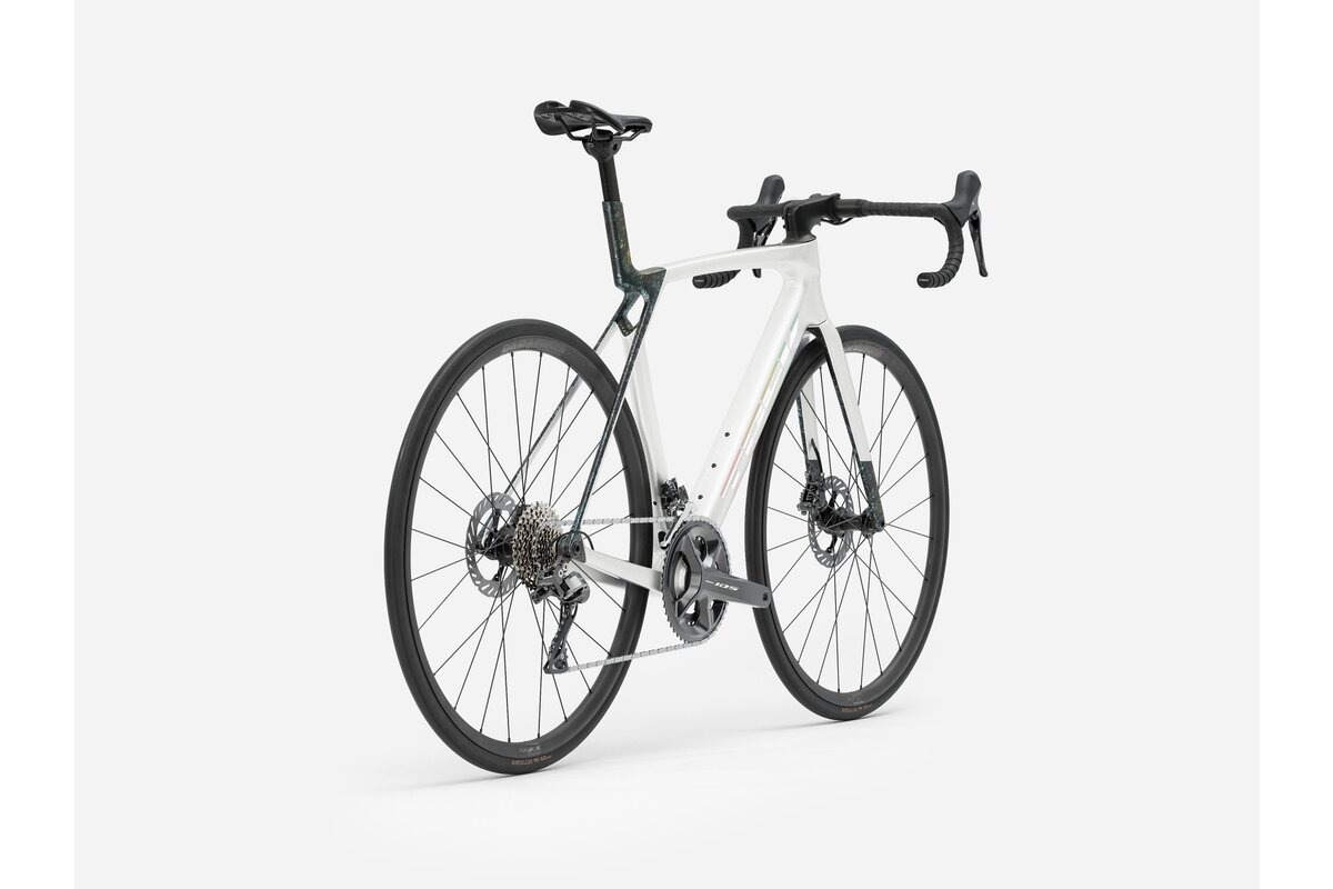 Trek Madone SL 5 Gen 8 Gloss Crystal White/Matte Deep Smoke 2026 - Veľkosť: L · záber 2